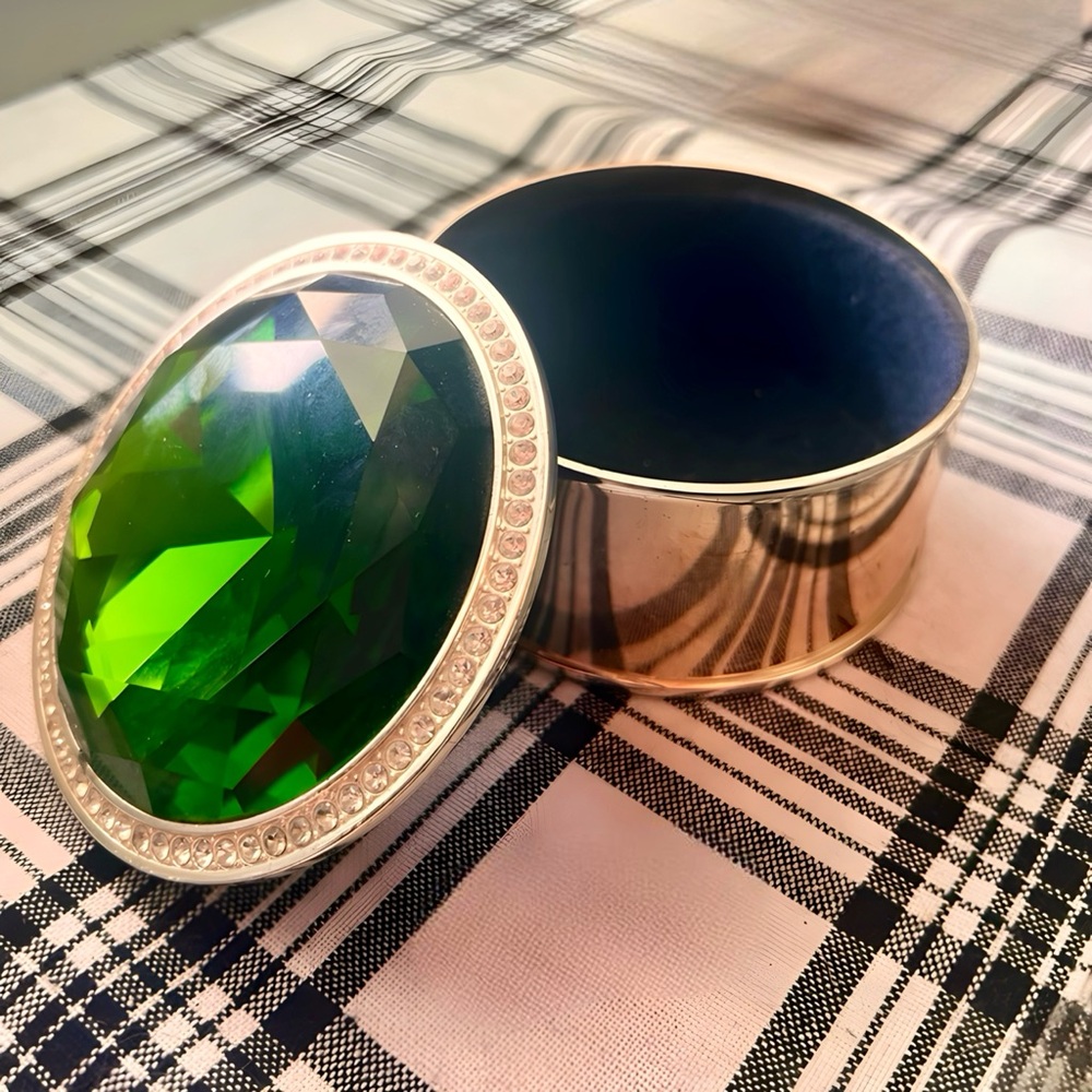 Elegant Green Gem Trinket Box